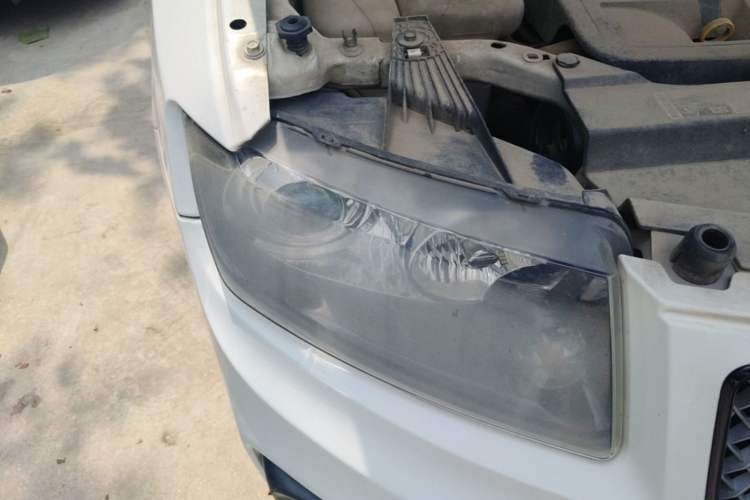 Used Jeep Compass 2013 2.4L four-wheel-drive sport version Right Front Headlight