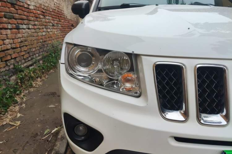 Used Jeep Compass 2013 2.0L two-wheel drive sport version Right Front Headlight