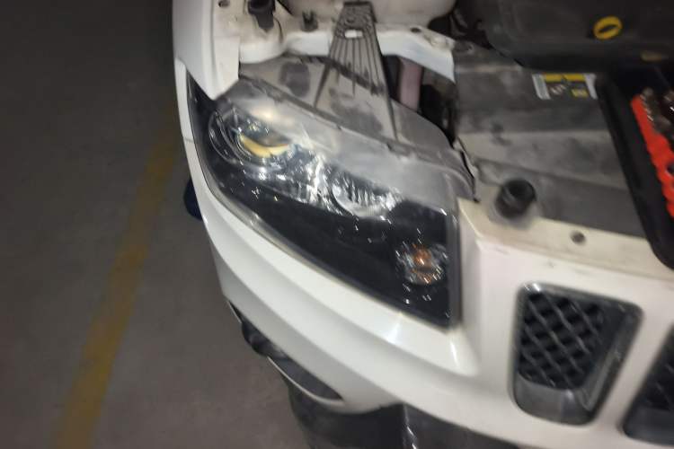 Used Jeep Compass 2013 2.0L two-wheel drive sport version Right Front Headlight