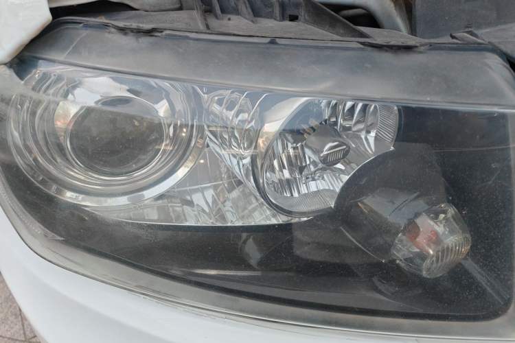 Used Jeep Compass 2013 2.0L two-wheel drive sport version Right Front Headlight