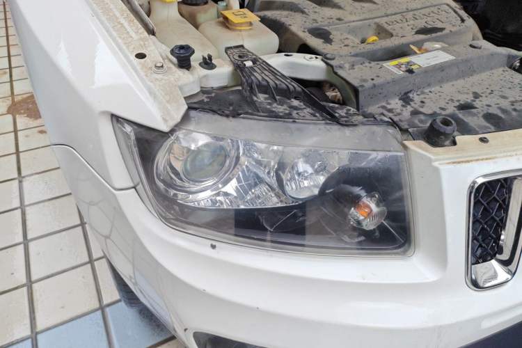 Used Jeep Compass 2013 2.0L two-wheel drive sport version Right Front Headlight