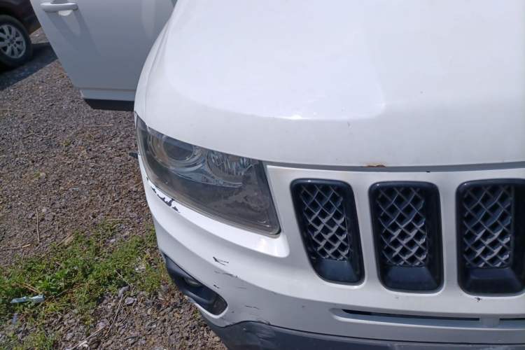 Used Jeep Compass 2013 2.4L four-wheel-drive sport version Right Front Headlight