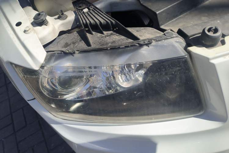 Used Jeep Compass 2013 2.0L Two-Wheel Drive Black Luxury Edition Right Front Headlight