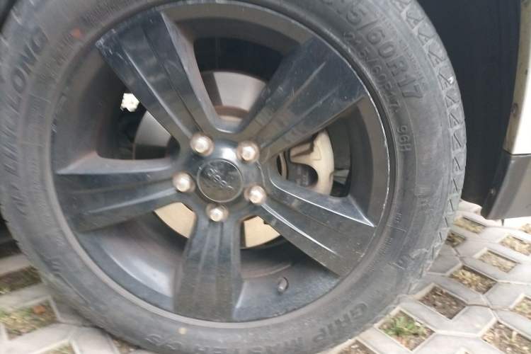 Used Jeep Compass 2013 2.4L four-wheel-drive sport version Right Front Wheel Hub