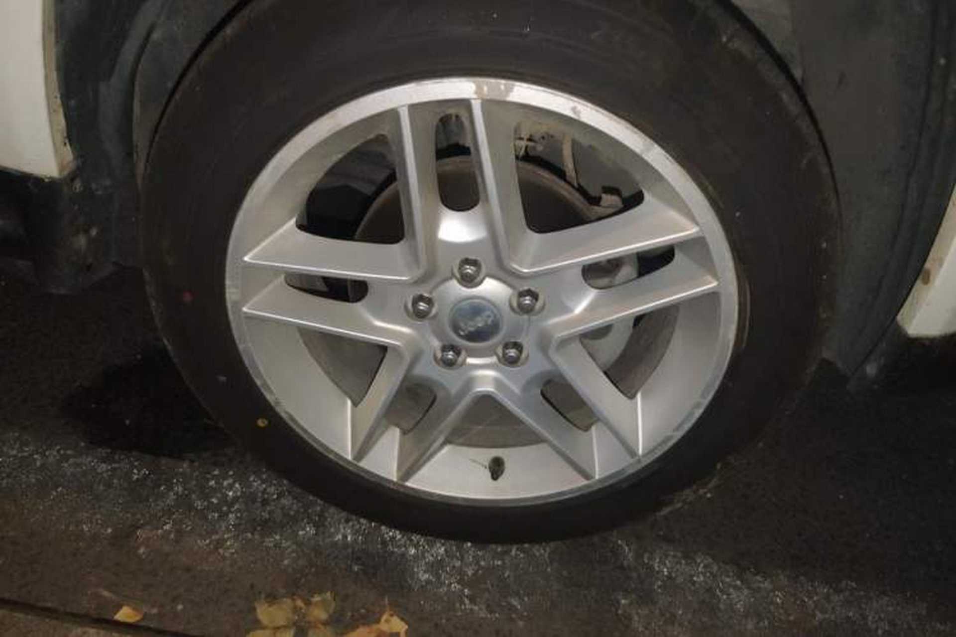Used Jeep Compass 2013 2.4L four-wheel drive urban version Right Front Wheel Hub