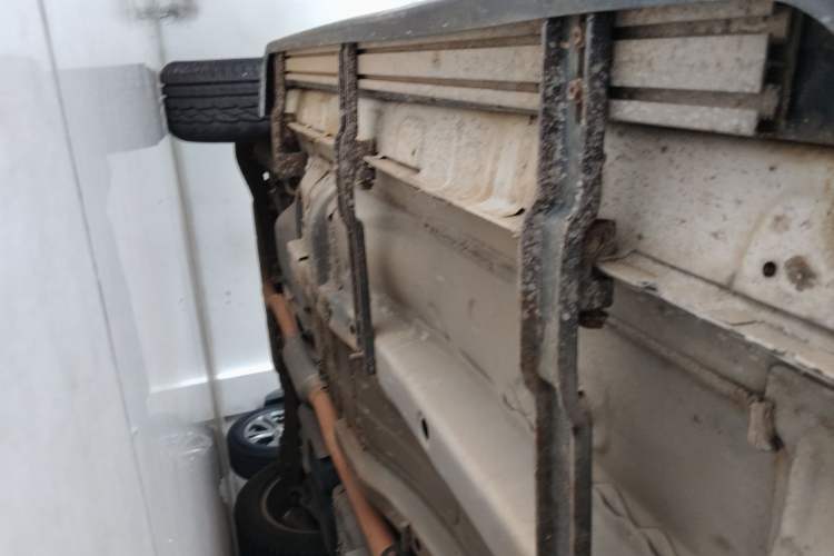 Used Jeep Compass 2013 2.4L four-wheel-drive sport version Right Side Sill