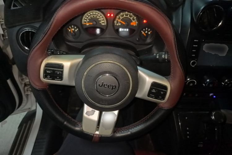 Used Jeep Compass 2013 2.0L two-wheel drive sport version Steering Wheel