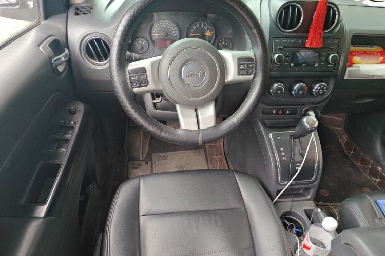 Used Jeep Compass 2013 2.0L two-wheel drive sport version Steering Wheel