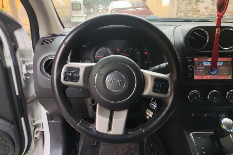 Used Jeep Compass 2013 2.0L two-wheel drive sport version Steering Wheel