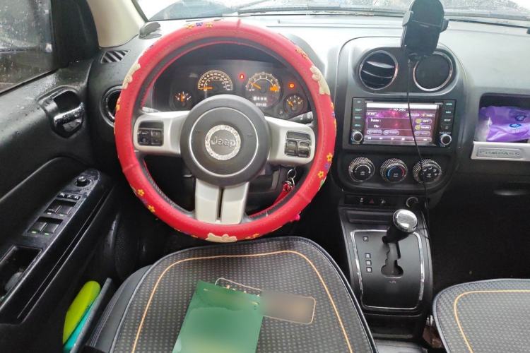 Used Jeep Compass 2013 2.0L two-wheel drive sport version Steering Wheel