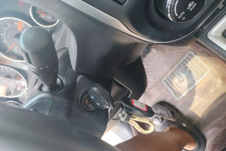Used Jeep Compass 2013 2.4L four-wheel-drive sport version Vehicle Key