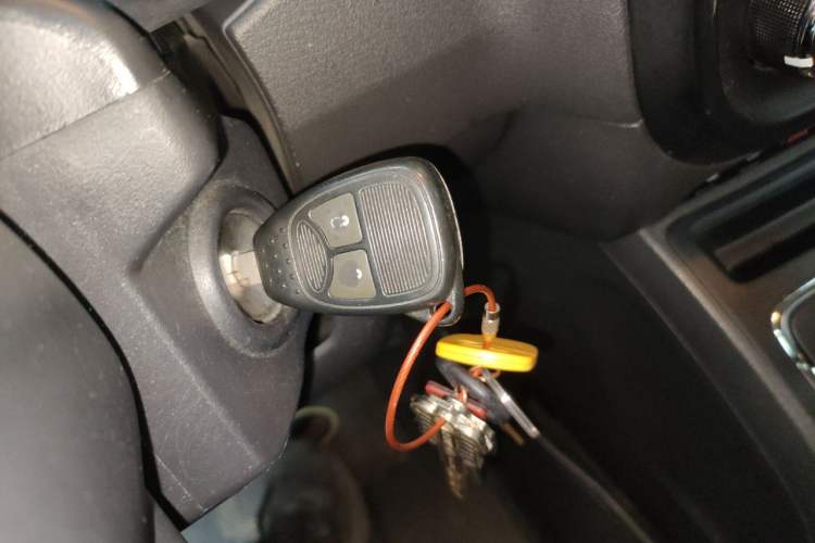 Used Jeep Compass 2013 2.4L four-wheel drive luxury version Vehicle Key