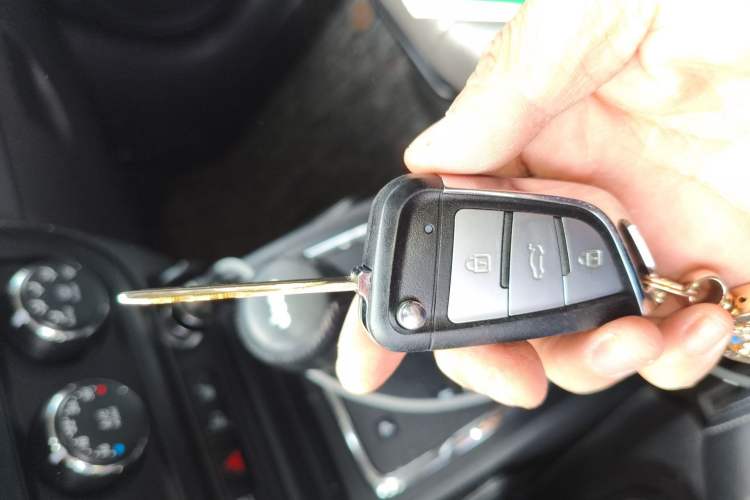 Used Jeep Compass 2013 2.0L two-wheel drive luxury version Vehicle Key