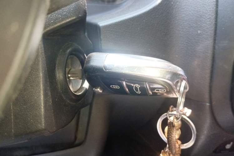 Used Jeep Compass 2013 2.4L Four-wheel Drive Black Edition with Navigation Vehicle Key