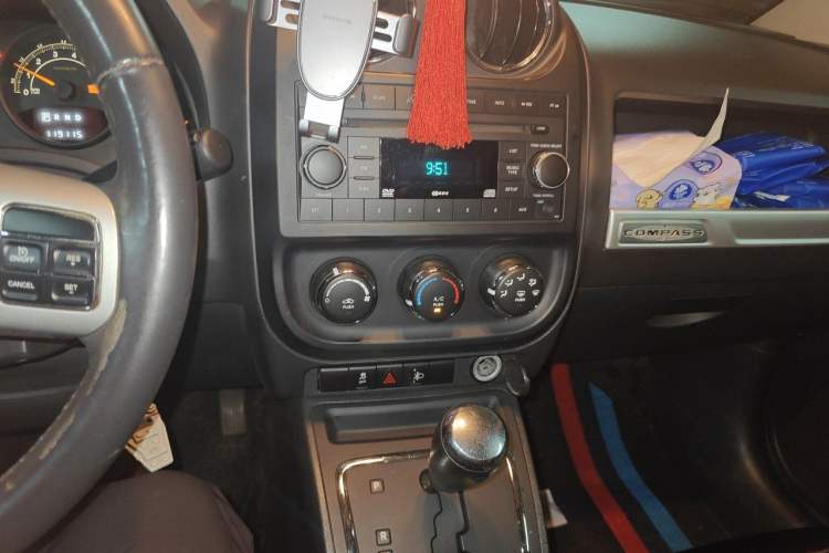 Used Jeep Compass 2014 Revised Version 2.4L Four-Wheel Drive Comfort Edition Audio And AC Panel