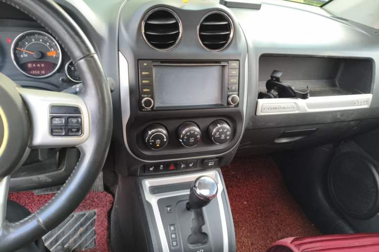 Used Jeep Compass 2014 Revised Version 2.0L Two-Wheel Drive Elite Edition Audio And AC Panel
