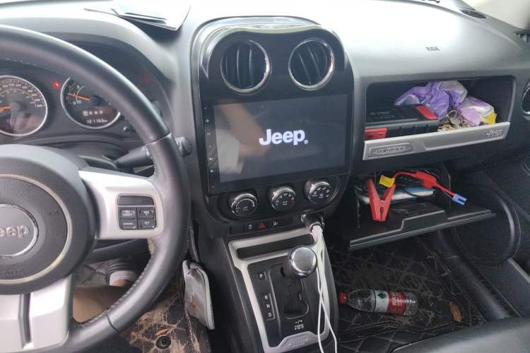 Used Jeep Compass 2014 Revised Version 2.4L Four-Wheel Drive Comfort Edition Audio And AC Panel