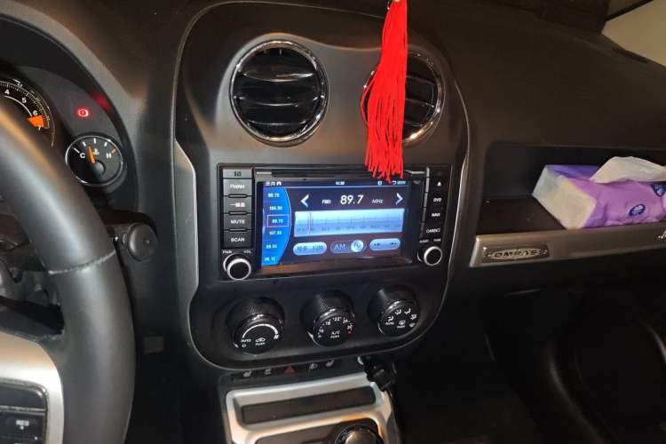 Used Jeep Compass 2014 Revised Version 2.0L Two-Wheel Drive Elite Edition Audio And AC Panel