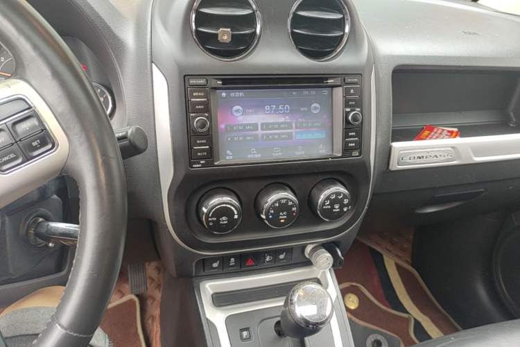 Used Jeep Compass 2014 Revised Version 2.0L Two-Wheel Drive Elite Edition Audio And AC Panel