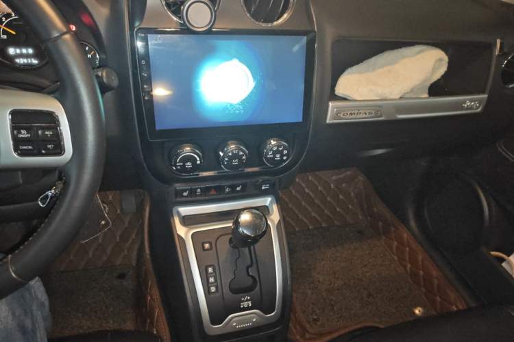Used Jeep Compass 2014 Revised Version 2.0L Two-Wheel Drive Elite Edition Audio And AC Panel