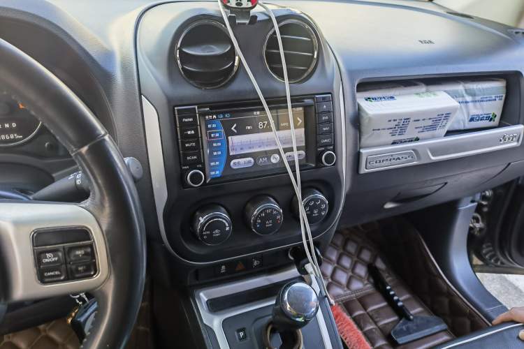 Used Jeep Compass 2014 Revised Version 2.4L Four-Wheel Drive Comfort Edition Audio And AC Panel