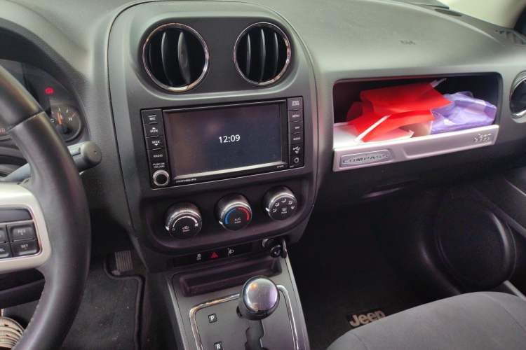 Used Jeep Compass 2014 Revised Version 2.0L Two-Wheel Drive Entry-Level Edition Audio And AC Panel