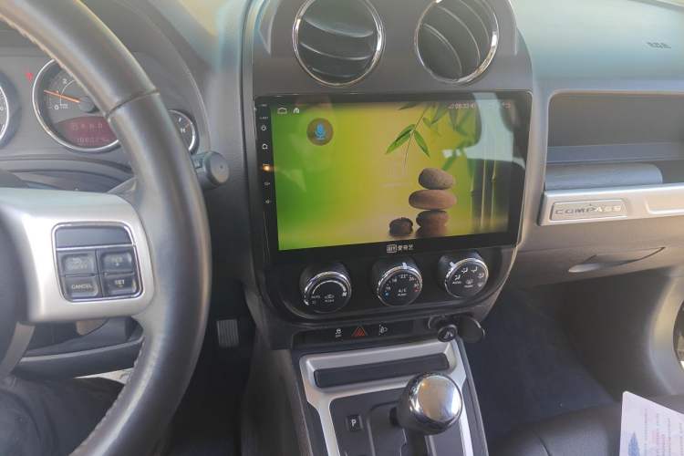 Used Jeep Compass 2014 Revised Version 2.4L Four-Wheel Drive Comfort Edition Audio And AC Panel