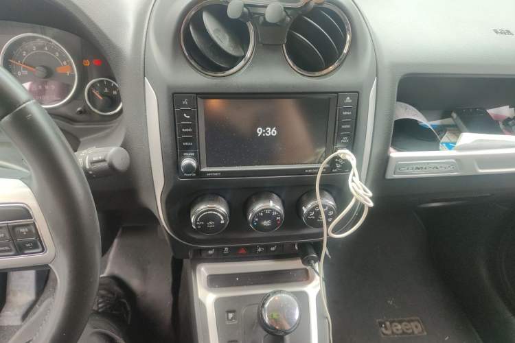 Used Jeep Compass 2014 Revised Version 2.0L Two-Wheel Drive Elite Edition Audio And AC Panel