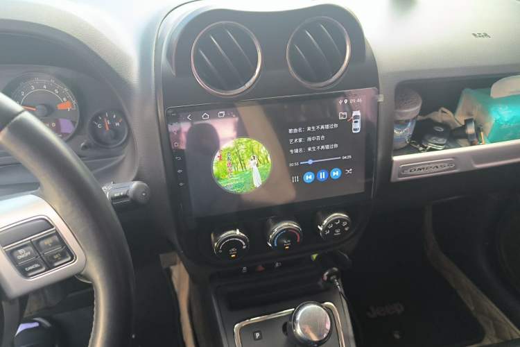 Used Jeep Compass 2014 2.0L two-wheel drive sport version Audio And AC Panel