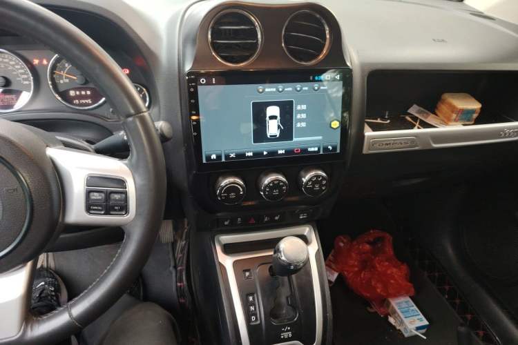Used Jeep Compass 2014 Revised Version 2.0L Two-Wheel Drive Elite Edition Audio And AC Panel
