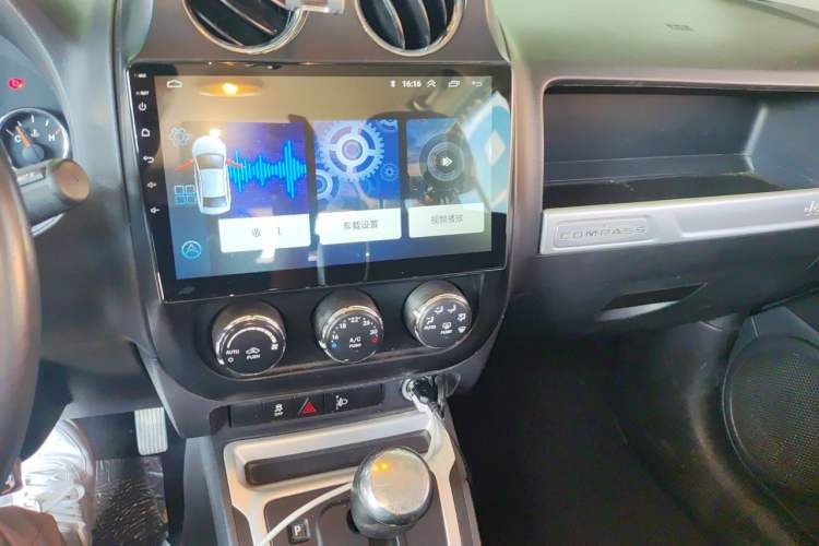 Used Jeep Compass 2014 Revised Version 2.4L Four-Wheel Drive Comfort Edition Audio And AC Panel
