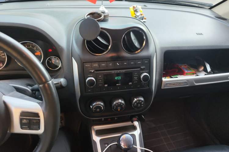 Used Jeep Compass 2014 2.4L Four-Wheel Drive Serpentine Collection Edition Audio And AC Panel