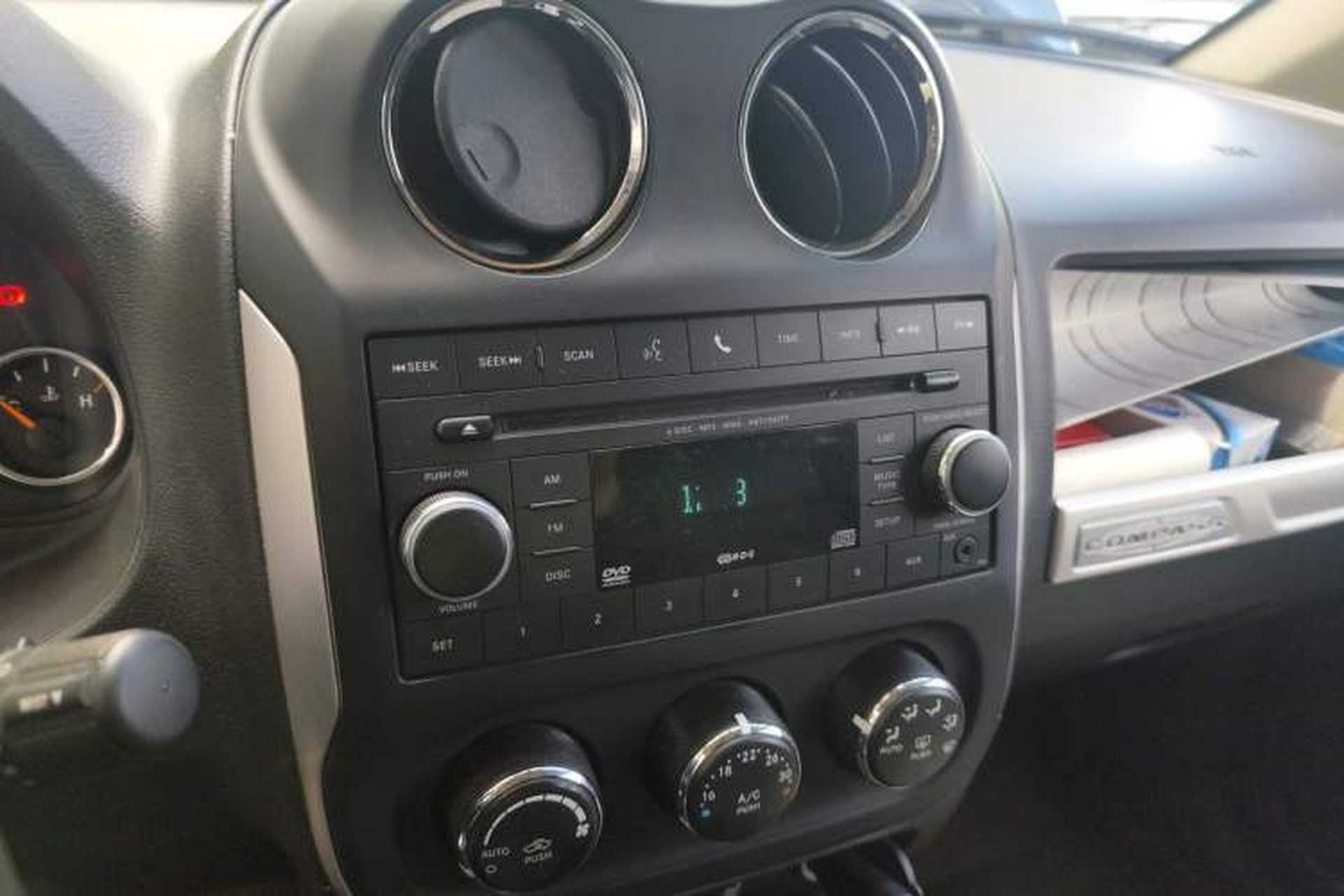 Used Jeep Compass 2014 Revised Version 2.4L Four-Wheel Drive Luxury Edition Audio And AC Panel