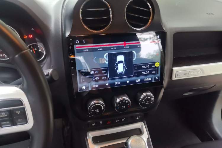 Used Jeep Compass 2014 Revised Version 2.0L Two-Wheel Drive Elite Edition Audio And AC Panel