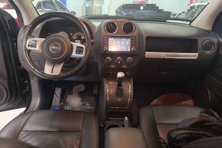 Used Jeep Compass  Center Console