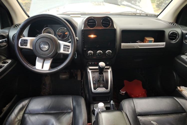Used Jeep Compass 2014 Revised Version 2.0L Two-Wheel Drive Elite Edition Center Console