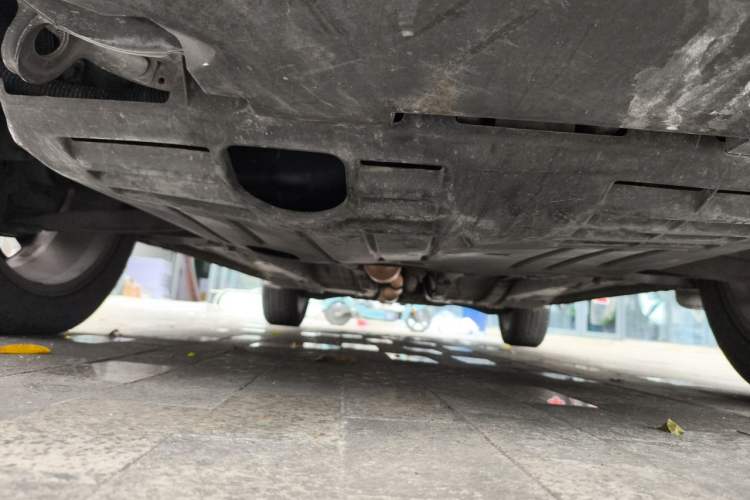Used Jeep Compass 2014 2.4L four-wheel drive luxury version Chassis Front