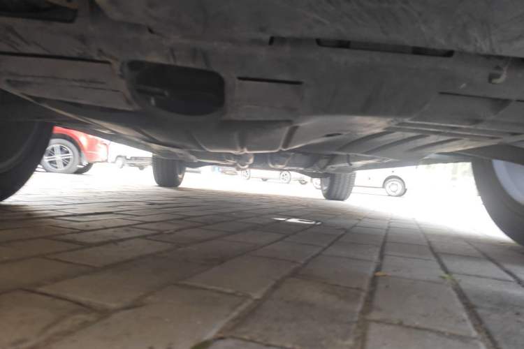 Used Jeep Compass 2014 2.4L four-wheel drive luxury version Chassis Front