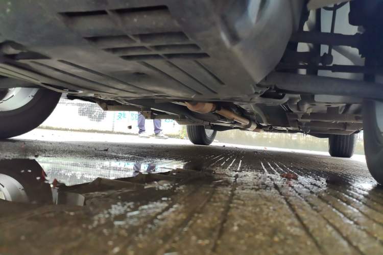 Used Jeep Compass 2014 2.4L four-wheel drive sport version Chassis Front Left
