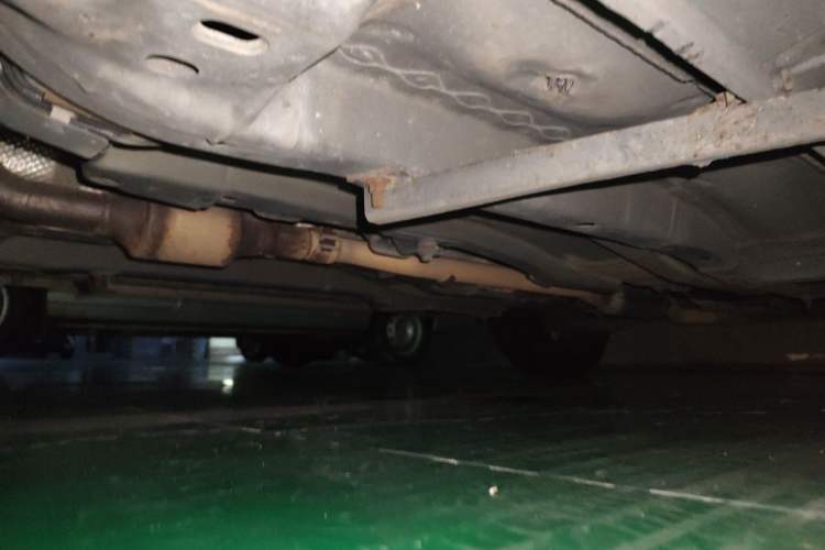 Used Jeep Compass 2014 2.4L four-wheel drive sport version Chassis Front Left