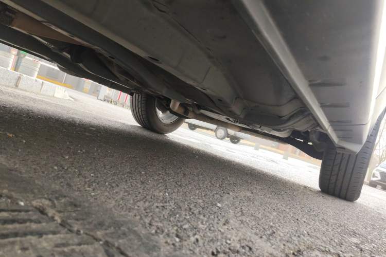Used Jeep Compass 2014 2.0L two-wheel drive sport version Chassis Front Left