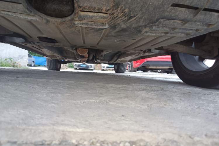 Used Jeep Compass 2014 2.4L four-wheel drive luxury version Chassis Front
