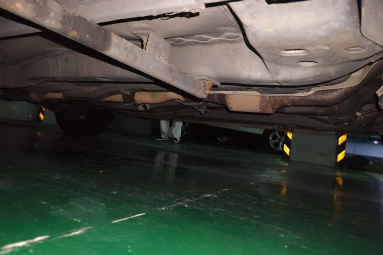 Used Jeep Compass 2014 2.4L four-wheel drive sport version Chassis Front Right