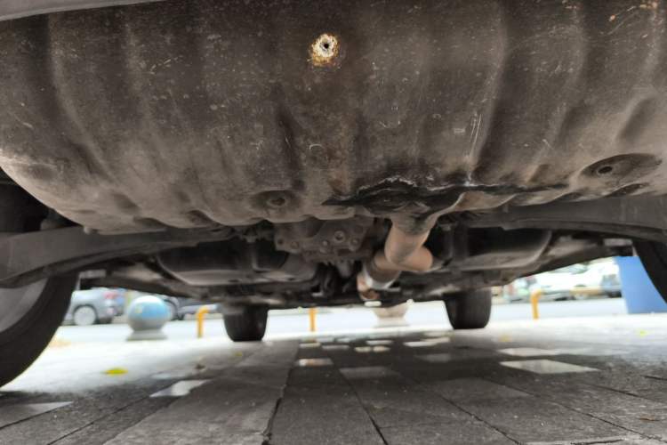 Used Jeep Compass 2014 2.4L four-wheel drive luxury version Chassis Rear