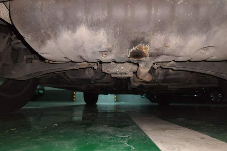 Used Jeep Compass 2014 2.4L four-wheel drive sport version Chassis Rear