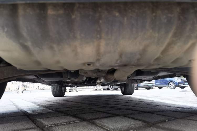Used Jeep Compass 2014 2.4L four-wheel drive sport version Chassis Rear