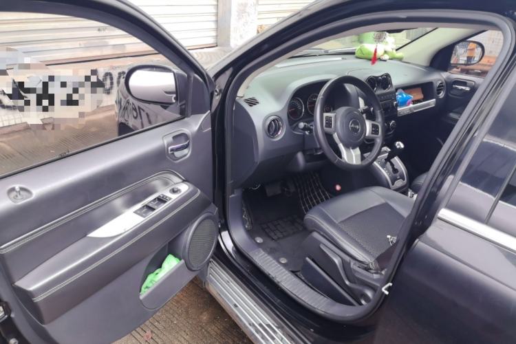 Used Jeep Compass 2014 2.4L four-wheel drive sport version Driver Seat