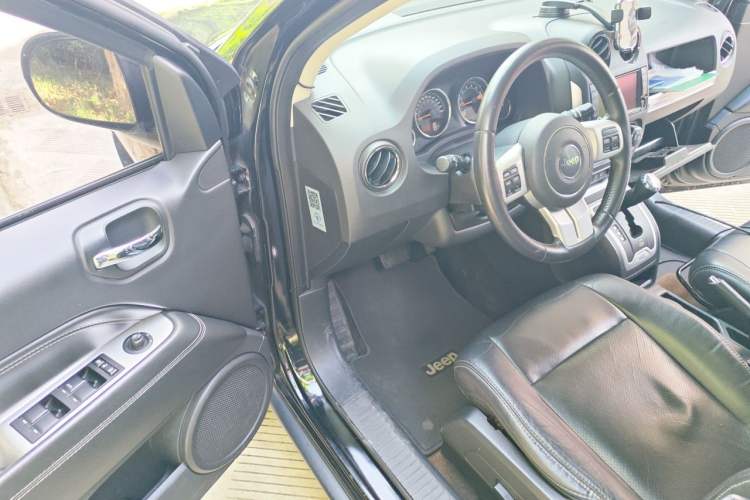Used Jeep Compass 2014 Revised Version 2.0L Two-Wheel Drive Elite Edition Driver Seat