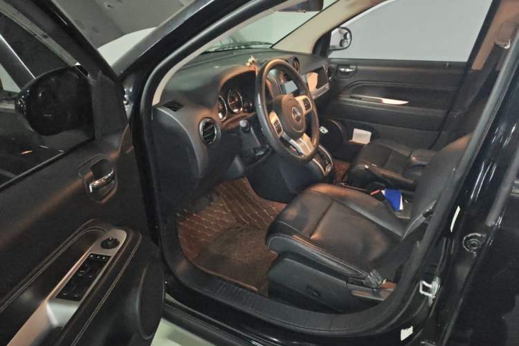Used Jeep Compass 2014 Revised Version 2.0L Two-Wheel Drive Elite Edition Driver Seat