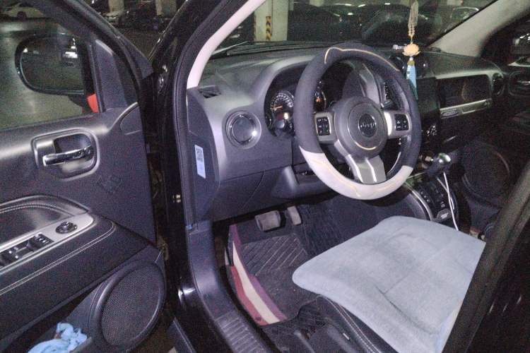 Used Jeep Compass 2014 Revised Version 2.4L Four-Wheel Drive Comfort Edition Driver Seat